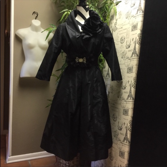 EUC BLACK SILK FORMAL DRESS - Picture 2 of 8